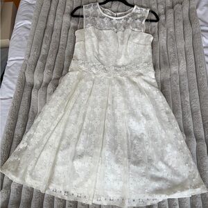 Elegant London Times Ladies White Lace Dress NWOT